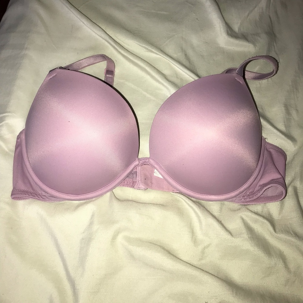 Pink Victoria’s Secret super push up bra